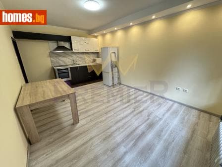 Тристаен, 68m²