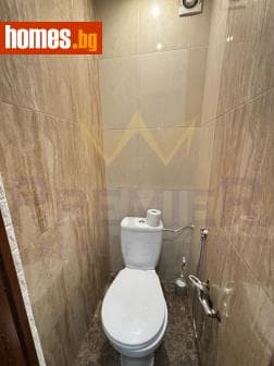 Тристаен, 68m²