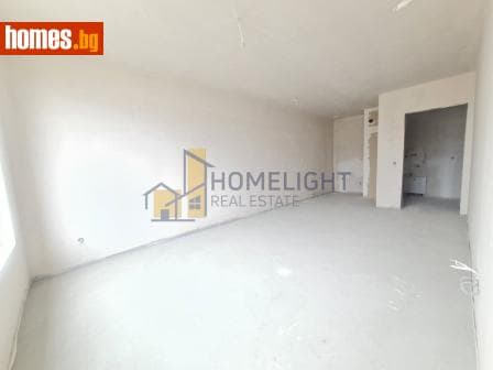 Тристаен, 98m²