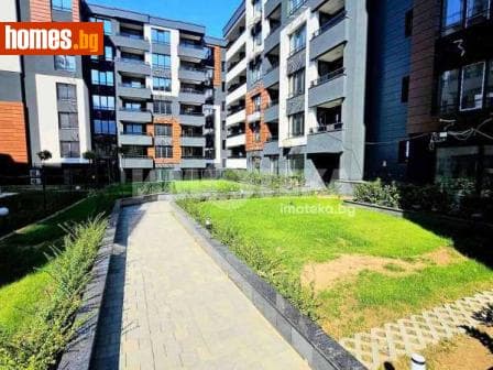 Тристаен, 102m²