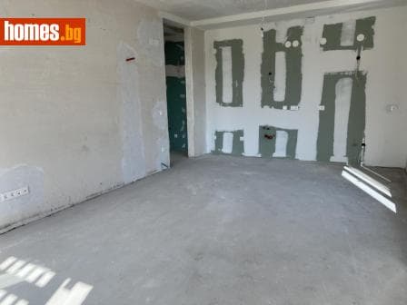 Тристаен, 127m²