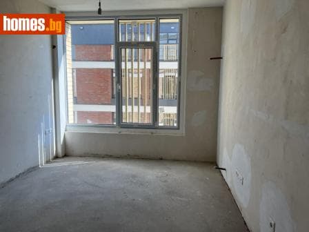 Тристаен, 127m²