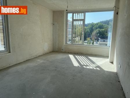 Тристаен, 127m²