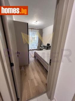 Тристаен, 90m²