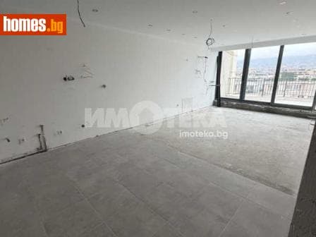 Тристаен, 117m²