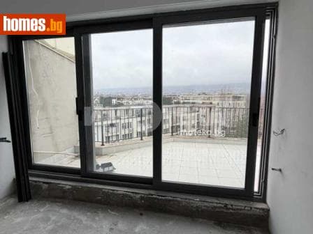 Тристаен, 117m²