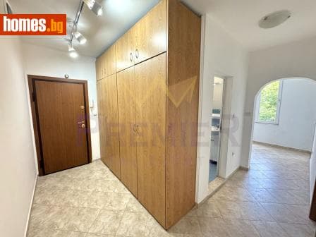 Двустаен, 71m²