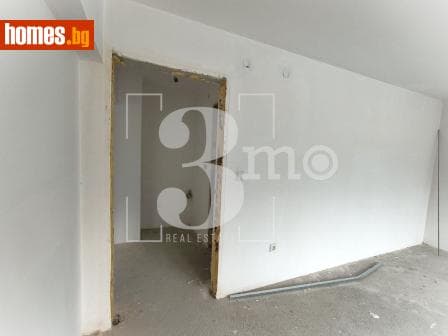 Тристаен, 123m²