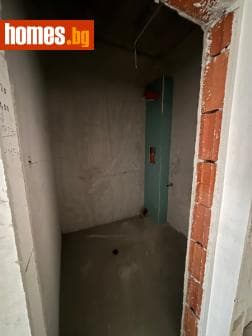 Тристаен, 105m²