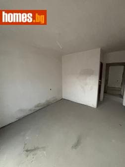 Тристаен, 105m²