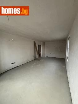 Тристаен, 105m²