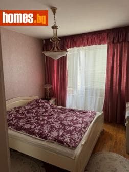 Тристаен, 82m²