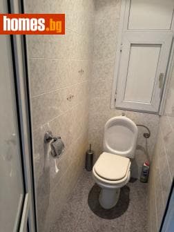 Тристаен, 82m²