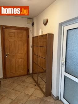 Тристаен, 82m²