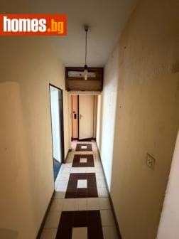 Тристаен, 90m²