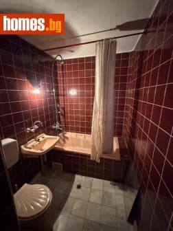 Тристаен, 90m²