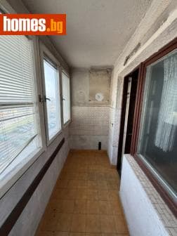Тристаен, 90m²