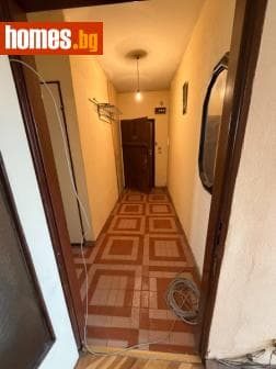 Тристаен, 90m²