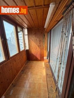 Тристаен, 90m²
