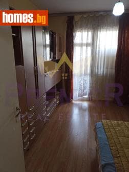 Тристаен, 112m²