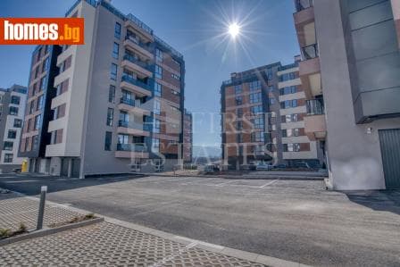 Тристаен, 107m²