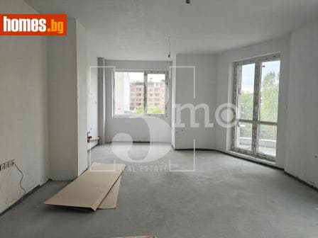 Тристаен, 132m²