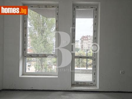 Тристаен, 132m²
