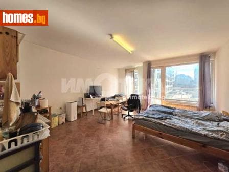 Тристаен, 99m²