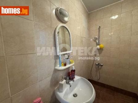 Тристаен, 99m²