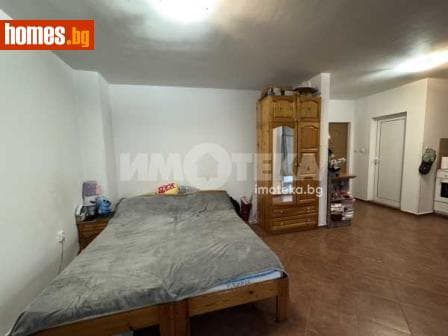 Тристаен, 99m²