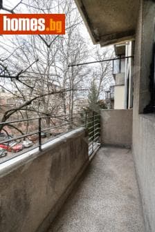 Тристаен, 48m²
