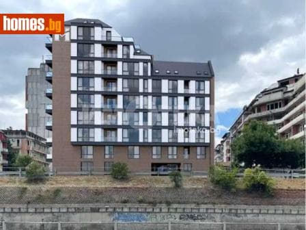 Тристаен, 148m²