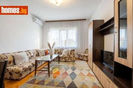 Тристаен, 75m²