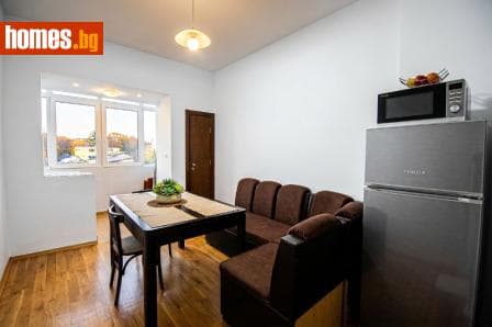 Тристаен, 75m²