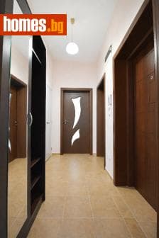 Тристаен, 75m²