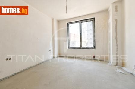 Тристаен, 76m²
