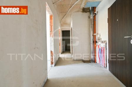 Тристаен, 76m²