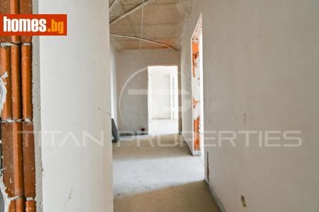 Тристаен, 76m²