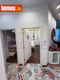 Тристаен, 71m²
