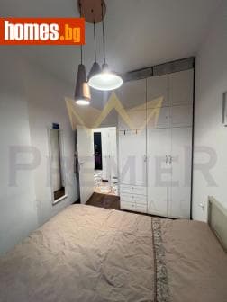 Тристаен, 71m²