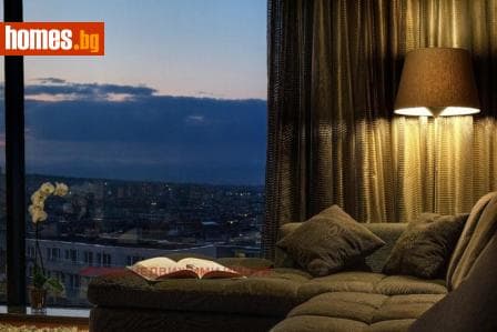 Тристаен, 234m²
