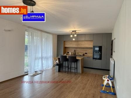 Тристаен, 126m²