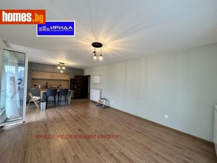 Тристаен, 126m²