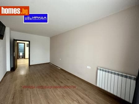 Тристаен, 126m²