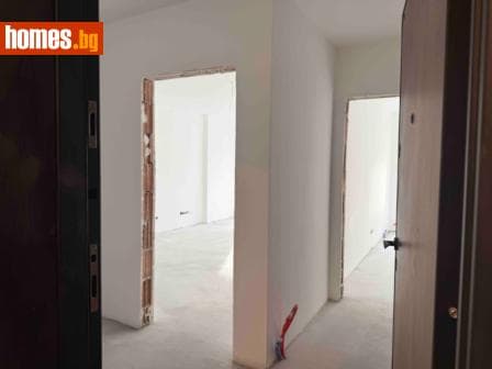 Тристаен, 117m²