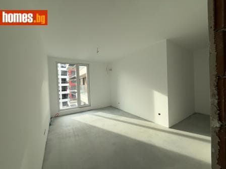 Тристаен, 117m²