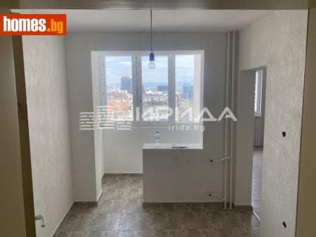 Тристаен, 101m²