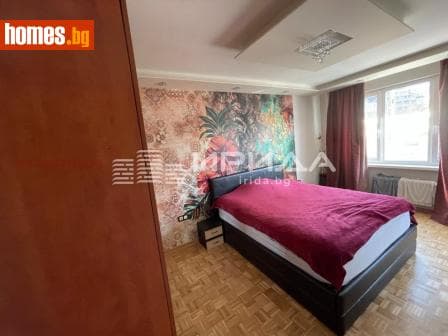 Тристаен, 101m²