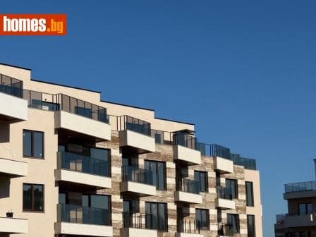 Тристаен, 392m²