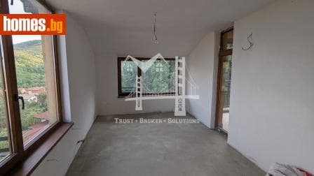 Тристаен, 192m²